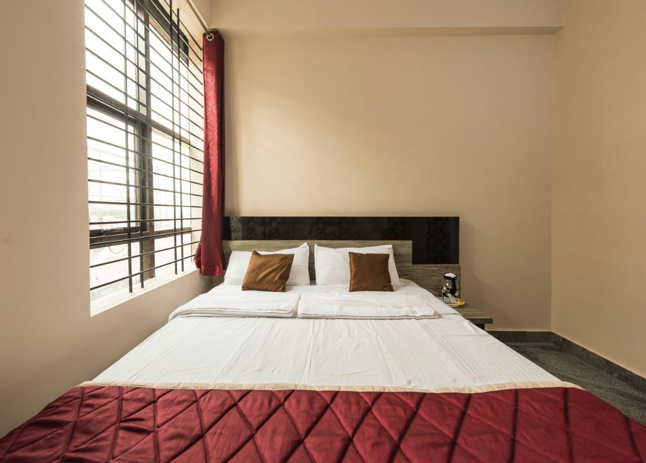 Oyo 9544 Hotel Crown Residency Mysore Eksteriør billede