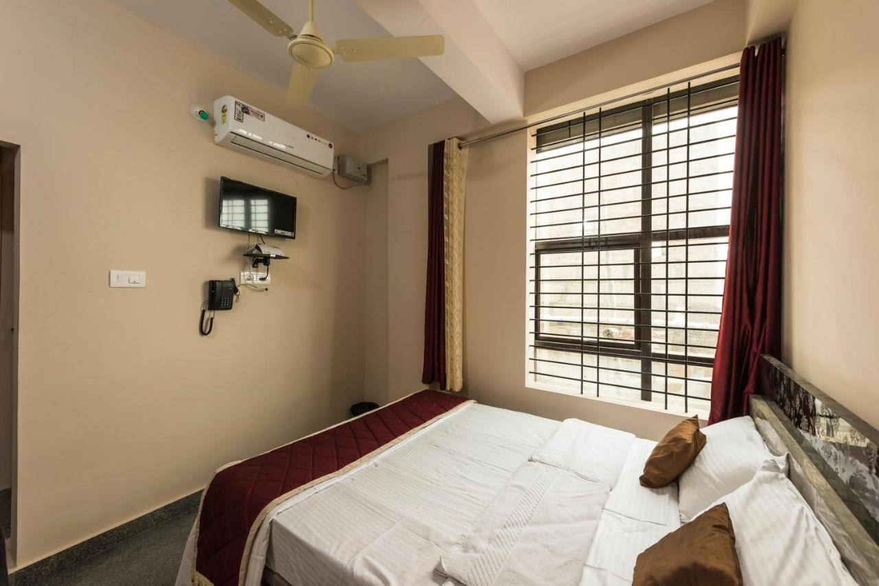 Oyo 9544 Hotel Crown Residency Mysore Eksteriør billede