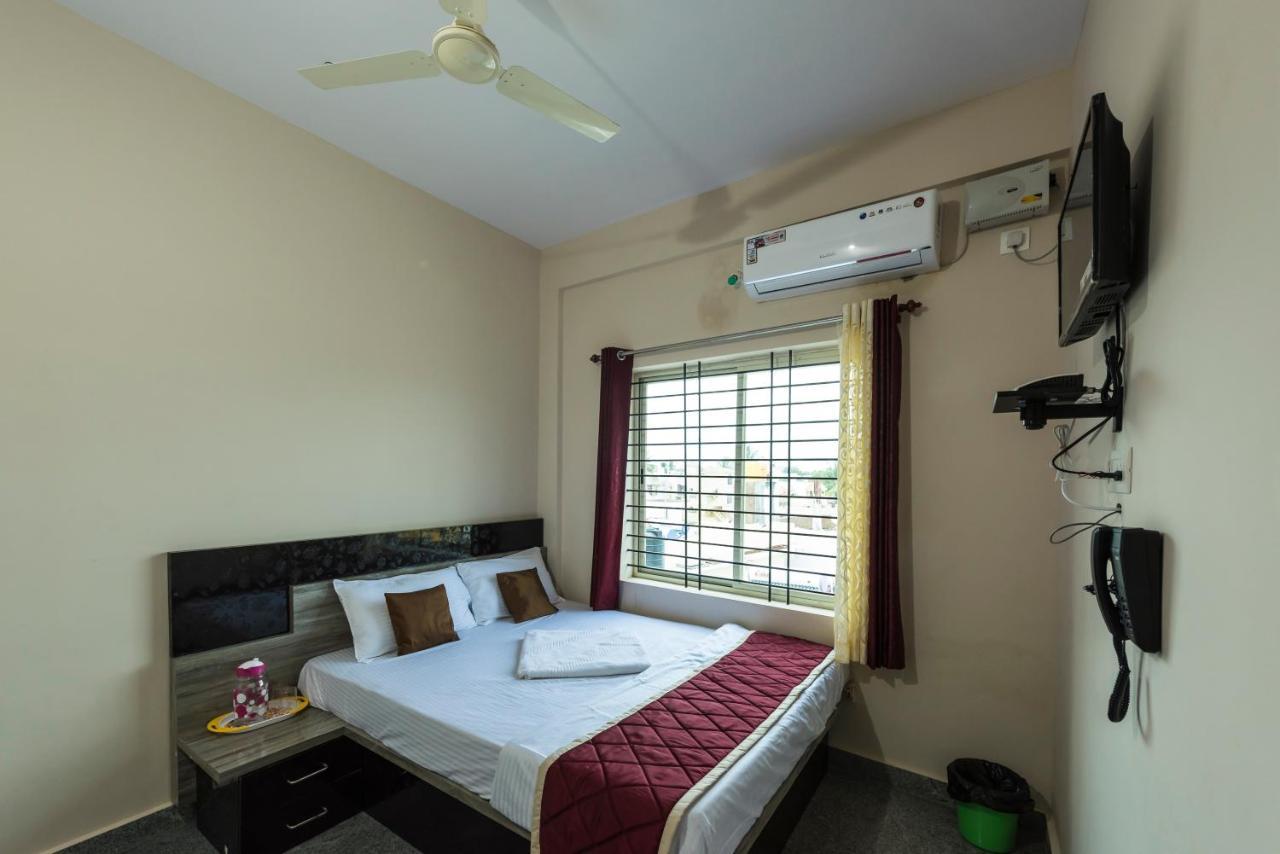 Oyo 9544 Hotel Crown Residency Mysore Eksteriør billede